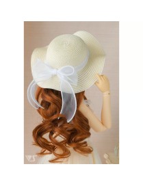 White Straw Hat (Wave Brim / White Ribbon)
